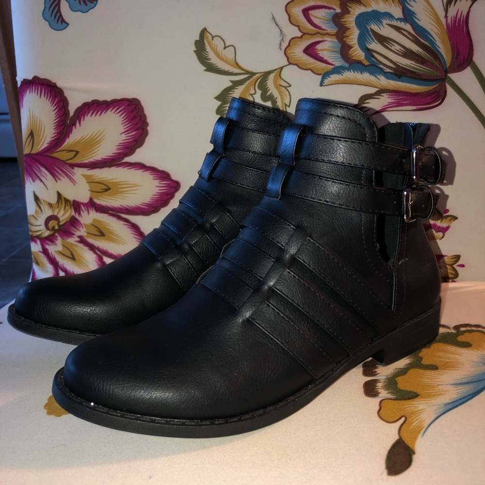 Ankle booties
